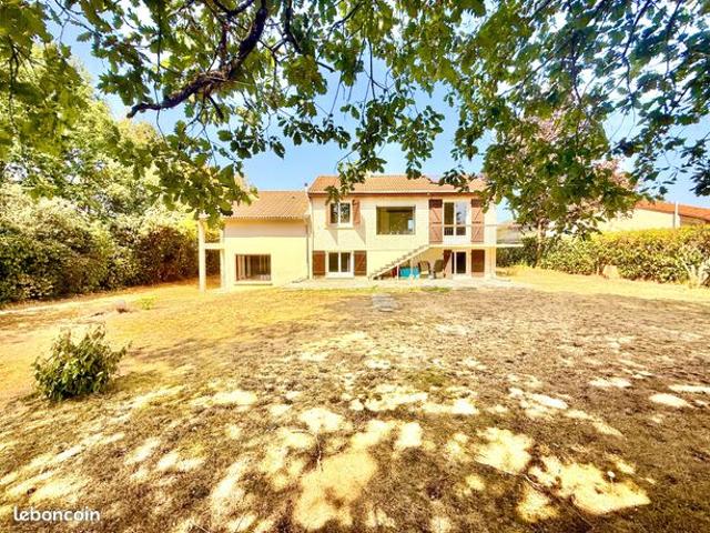 Maison 8 pièces 180 m²