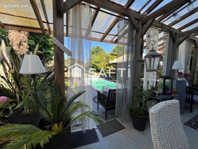 Maison 8 pièces 180 m²
