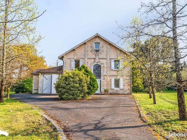 Maison 8 pièces 180 m²