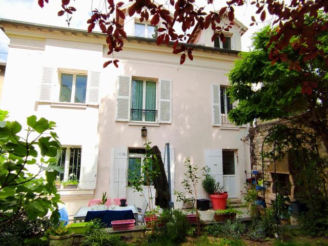 Maison 8 pièces 180 m²