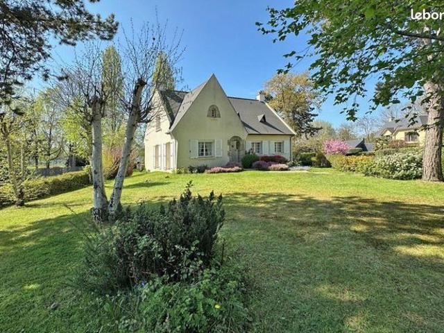 Maison 8 pièces 180 m²