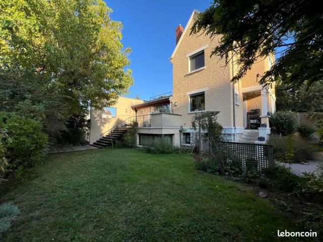 Maison 8 pièces 180 m²