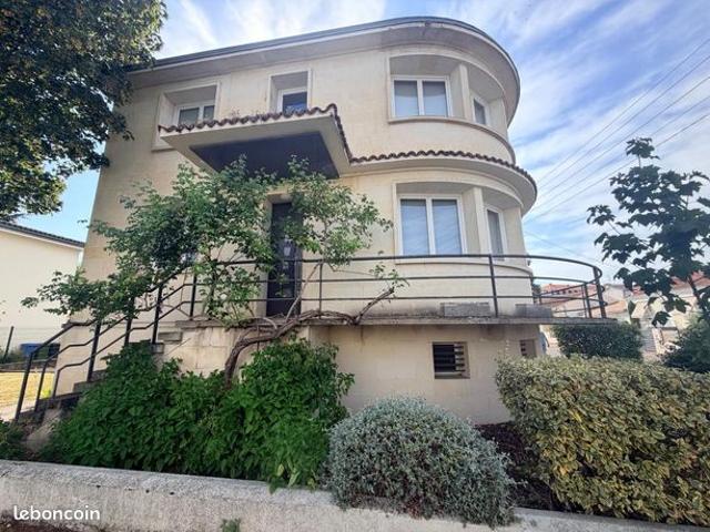 Maison 8 pièces 180 m²