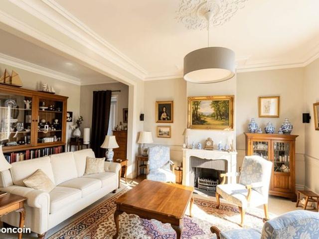 Maison 8 pièces 180 m²
