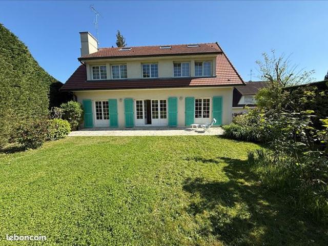 Maison 8 pièces 180 m²