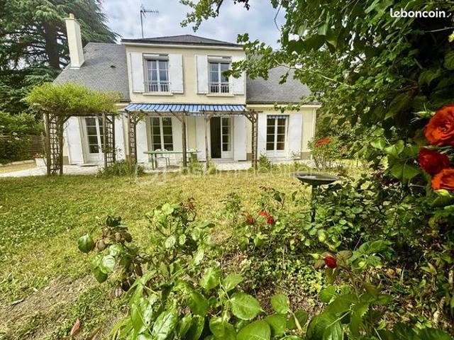 Maison 8 pièces 180 m²