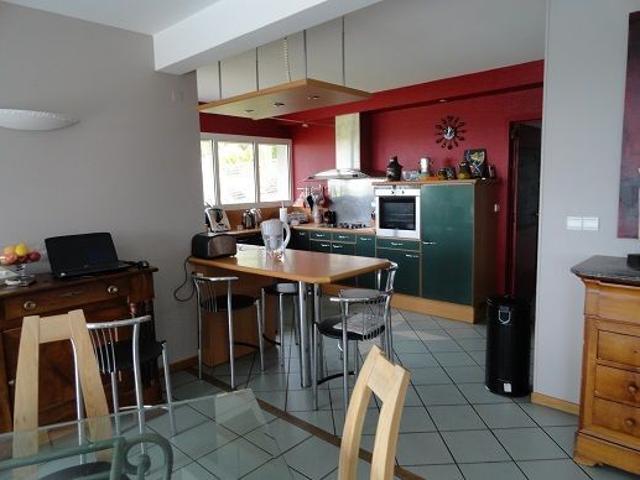 Maison 8 pièces, 180 m² à louer à Serres Castet 64121