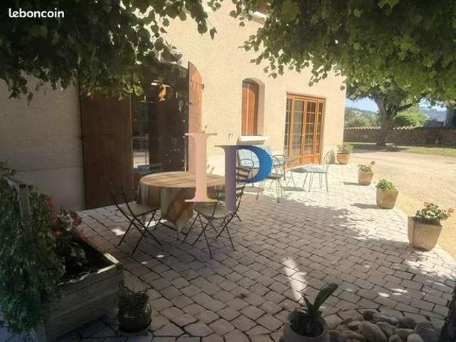 Maison 8 pièces 181 m²