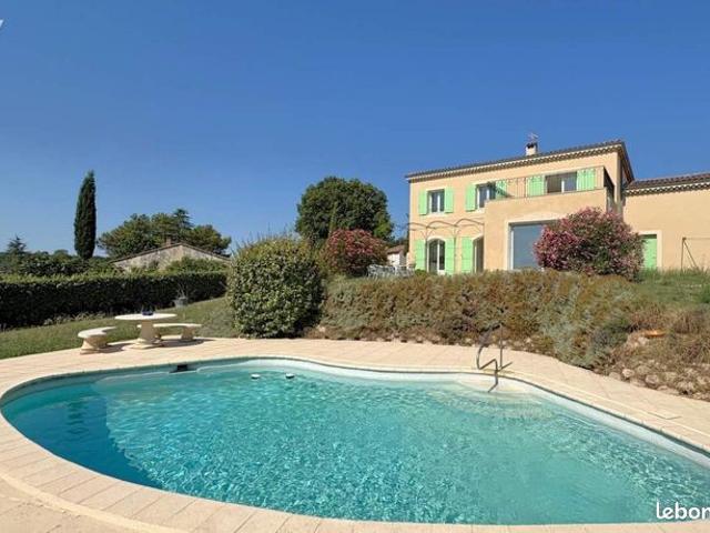 Maison 8 pièces 181 m²