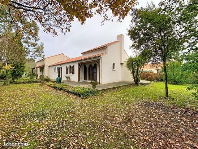 Maison 8 pièces 181 m²