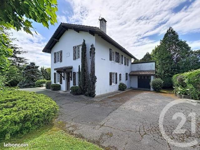Maison 8 pièces 181 m²