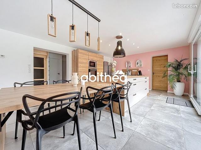 Maison 8 pièces 181 m²