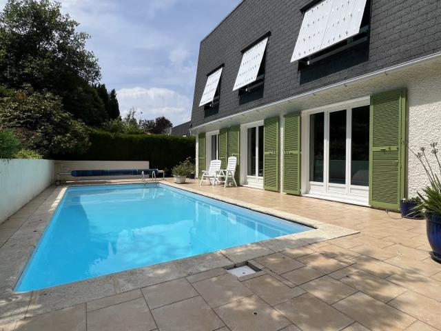 Maison 8 pièces 181 m²