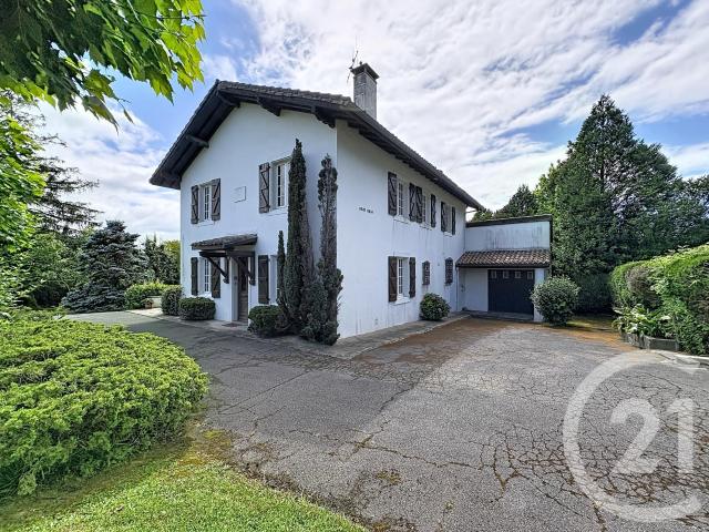 Maison 8 pièces 181 m²