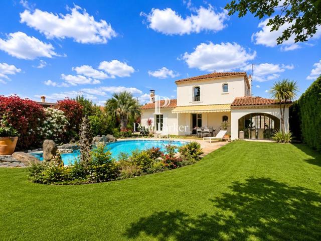 Maison 8 pièces 181 m²