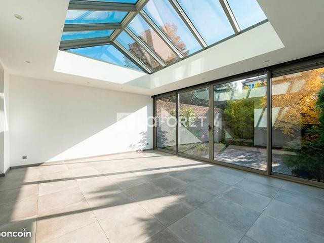 Maison 8 pièces 181 m²