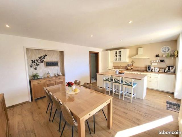 Maison 8 pièces 182 m²