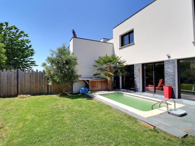 Maison 8 pièces 182 m²
