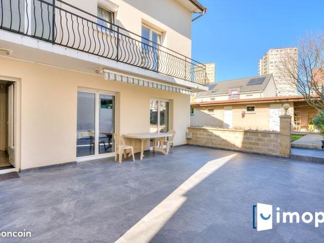Maison 8 pièces 182 m²