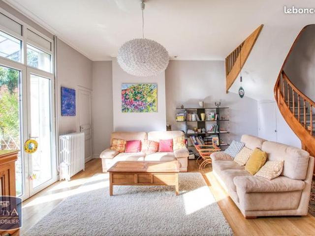 Maison 8 pièces 182 m²