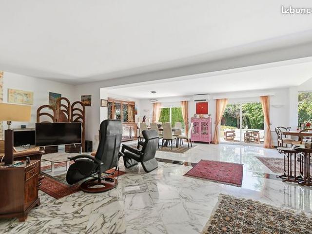 Maison 8 pièces 182 m²
