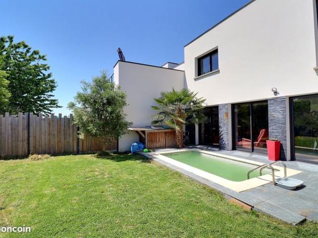 Maison 8 pièces 182 m²