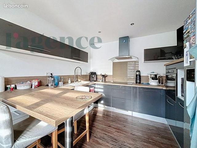 Maison 8 pièces 182 m²