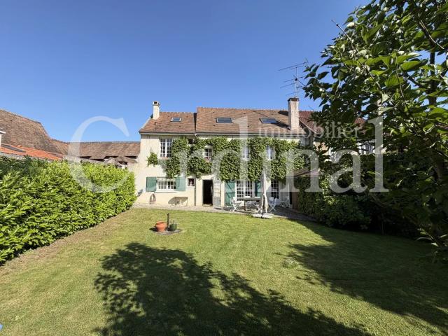 Maison 8 pièces 183 m²