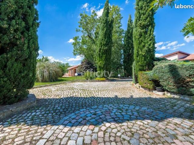 Maison 8 pièces 183 m²