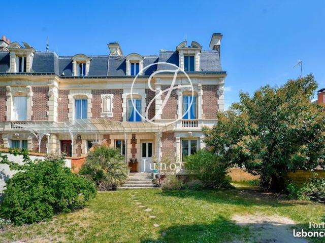 Maison 8 pièces 183 m²