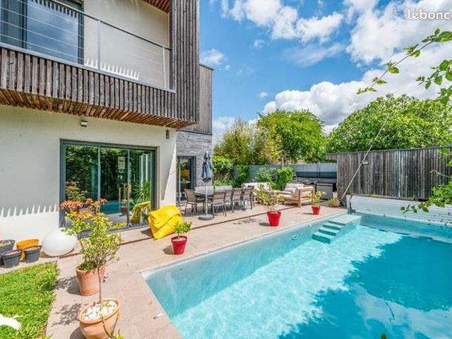 Maison 8 pièces 183 m²