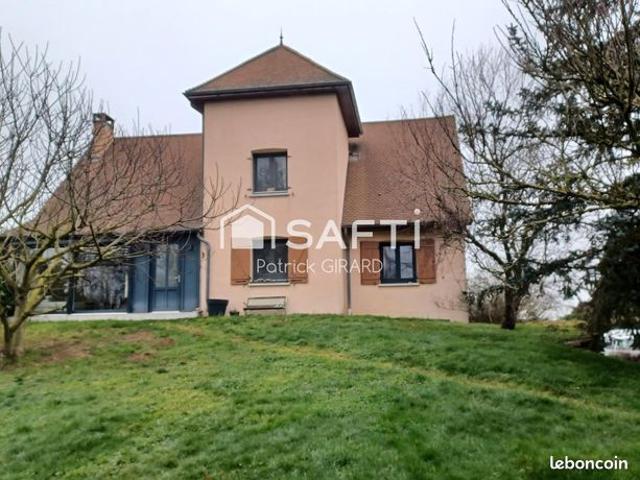 Maison 8 pièces 183 m²