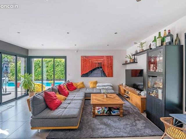 Maison 8 pièces 183 m²