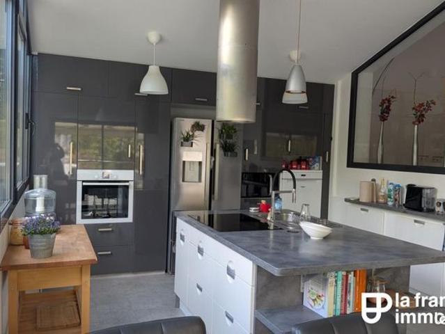 Maison 8 pièces 183 m²