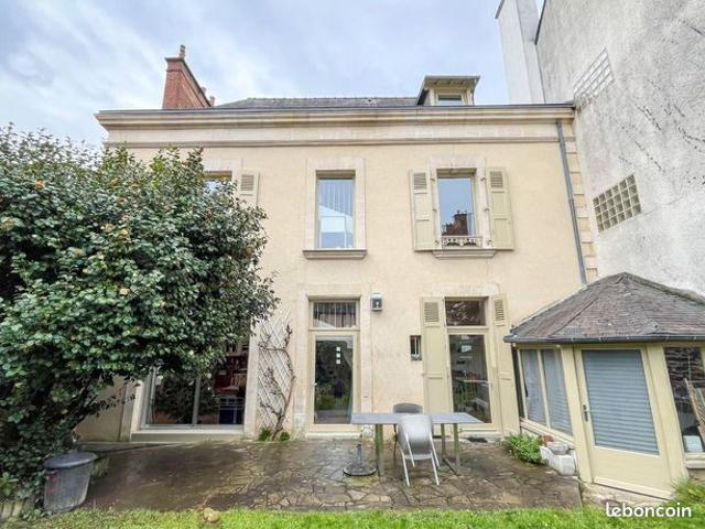 Maison 8 pièces 183 m²