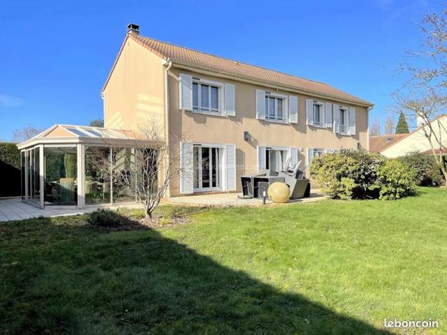 Maison 8 pièces 183 m²