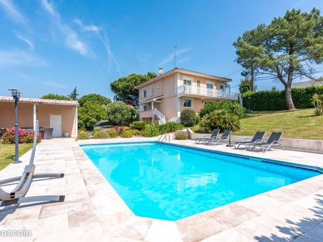 Maison 8 pièces 194 m²