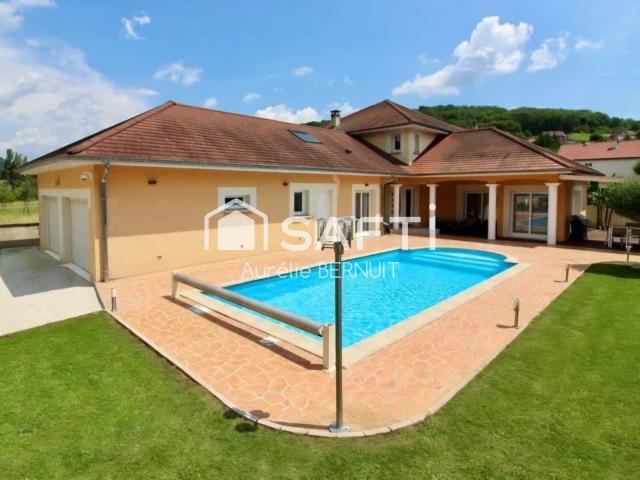 Maison 8 pièces 194 m²