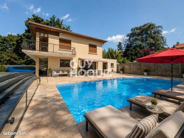 Maison 8 pièces 194 m²