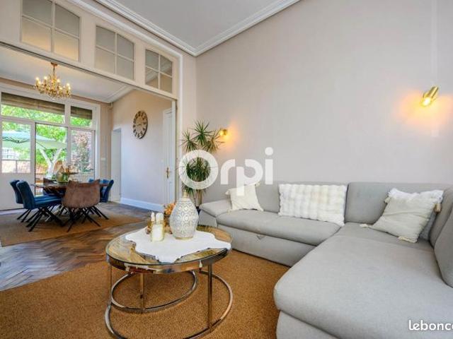 Maison 8 pièces 195 m²