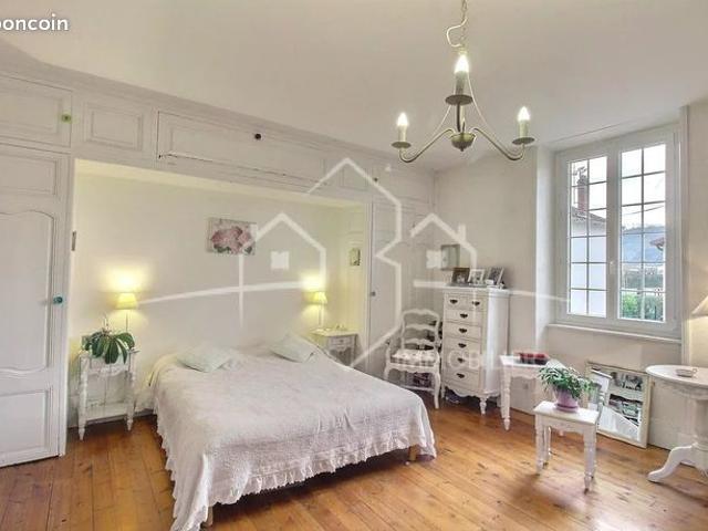 Maison 8 pièces 195 m²