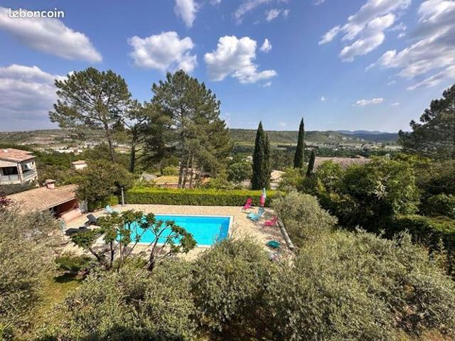Maison 8 pièces 195 m²