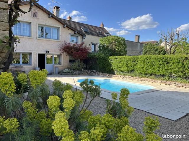 Maison 8 pièces 195 m²