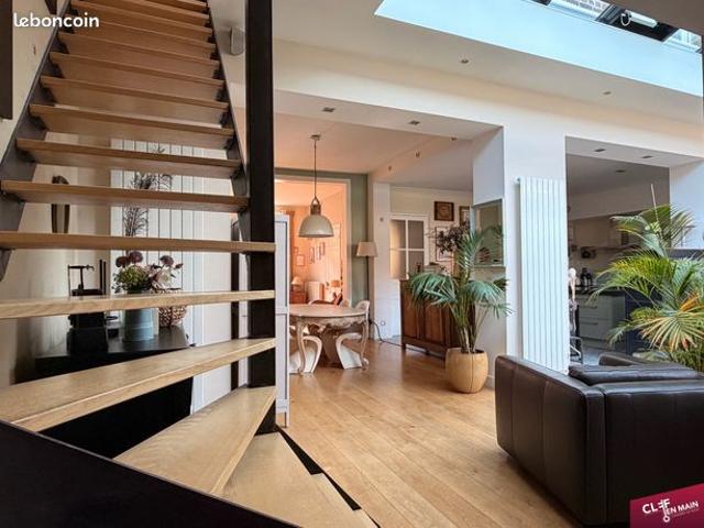 Maison 8 pièces 195 m²