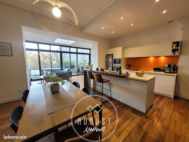 Maison 8 pièces 195 m²