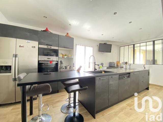 Maison 8 pièces 195 m²