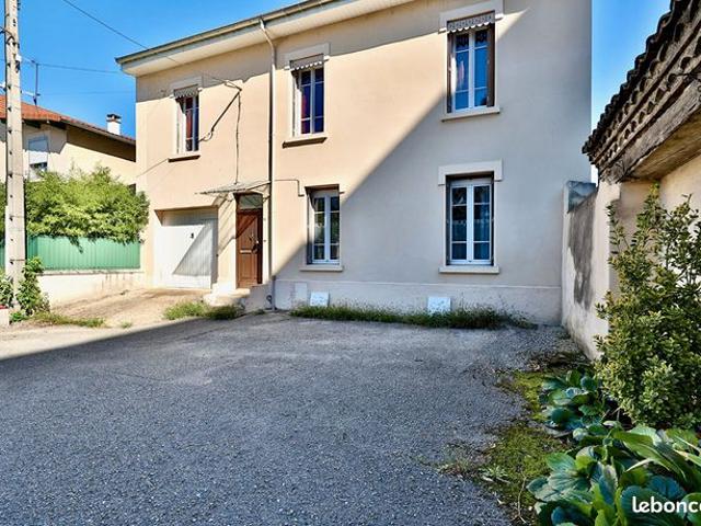 Maison 8 pièces 195 m²