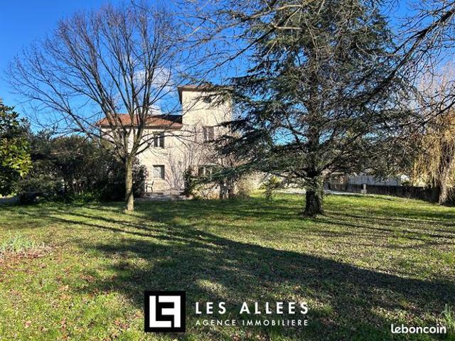 Maison 8 pièces 195 m²