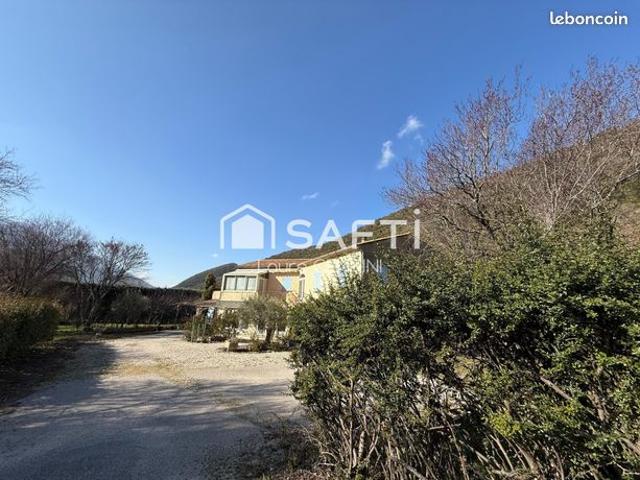 Maison 8 pièces 195 m²