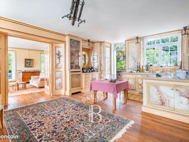 Maison 8 pièces 195 m²